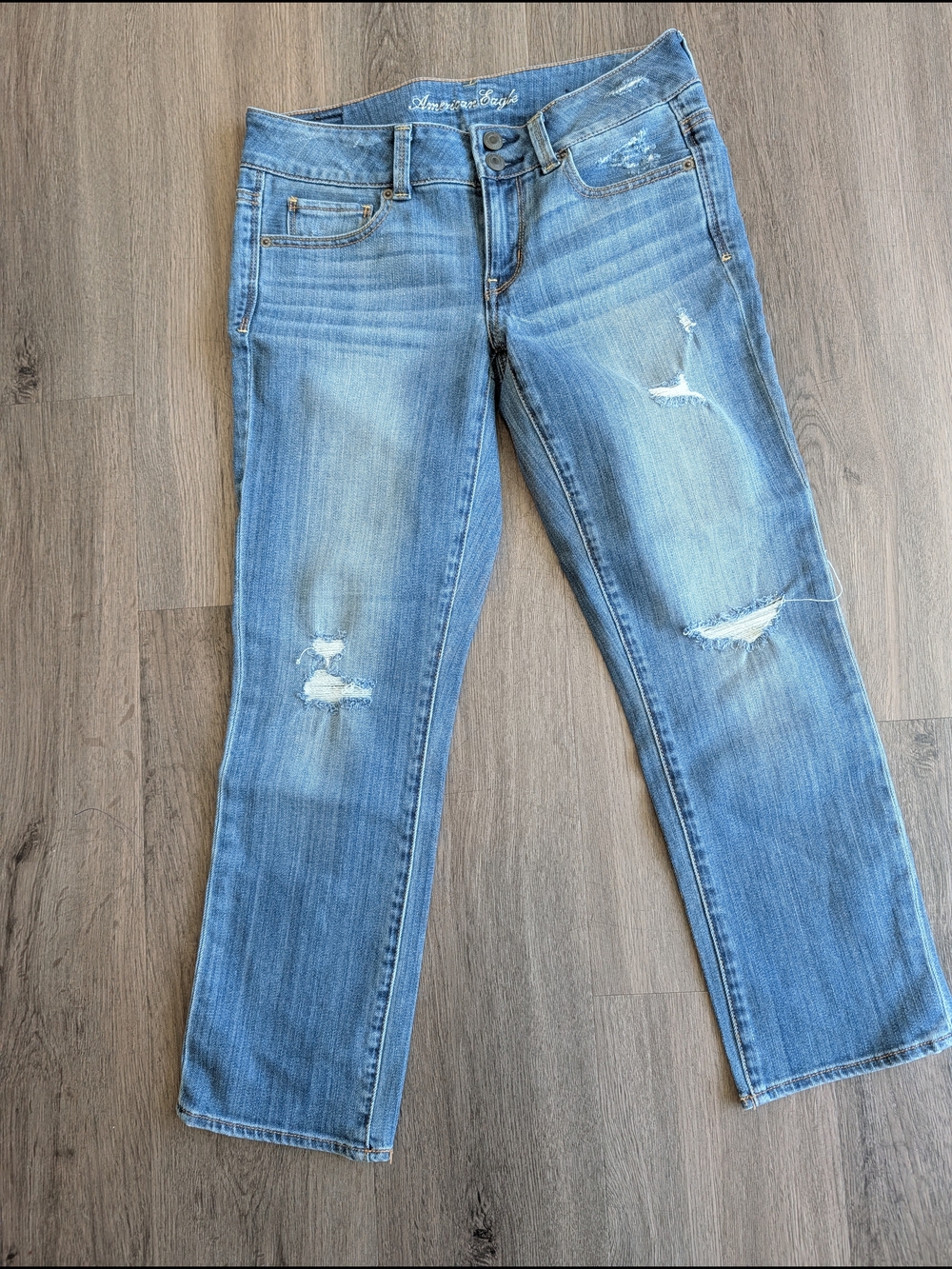 American Eagle Outfitters Artist Light Blue Distressed Crapped Straight Jeans